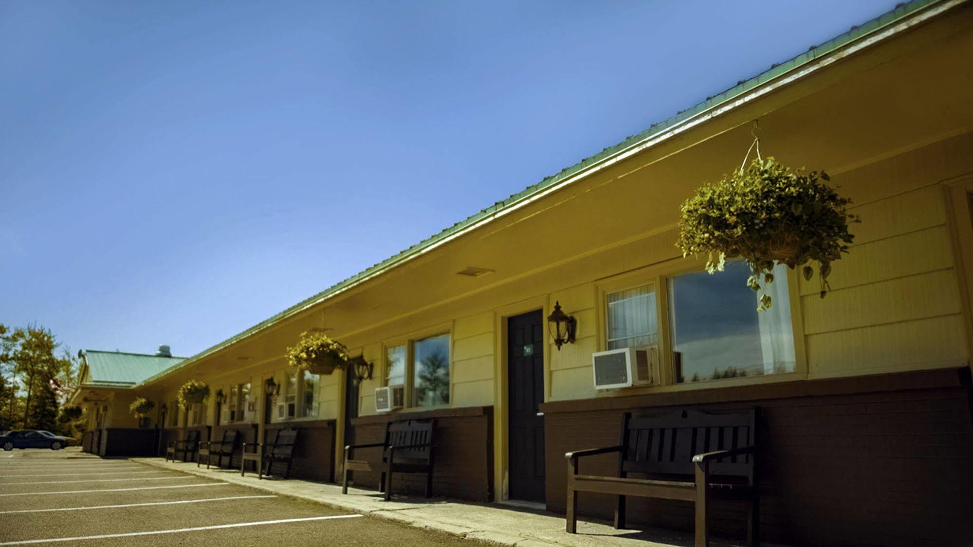 Hearthstone Inn - Port Hastings Eksteriør bilde