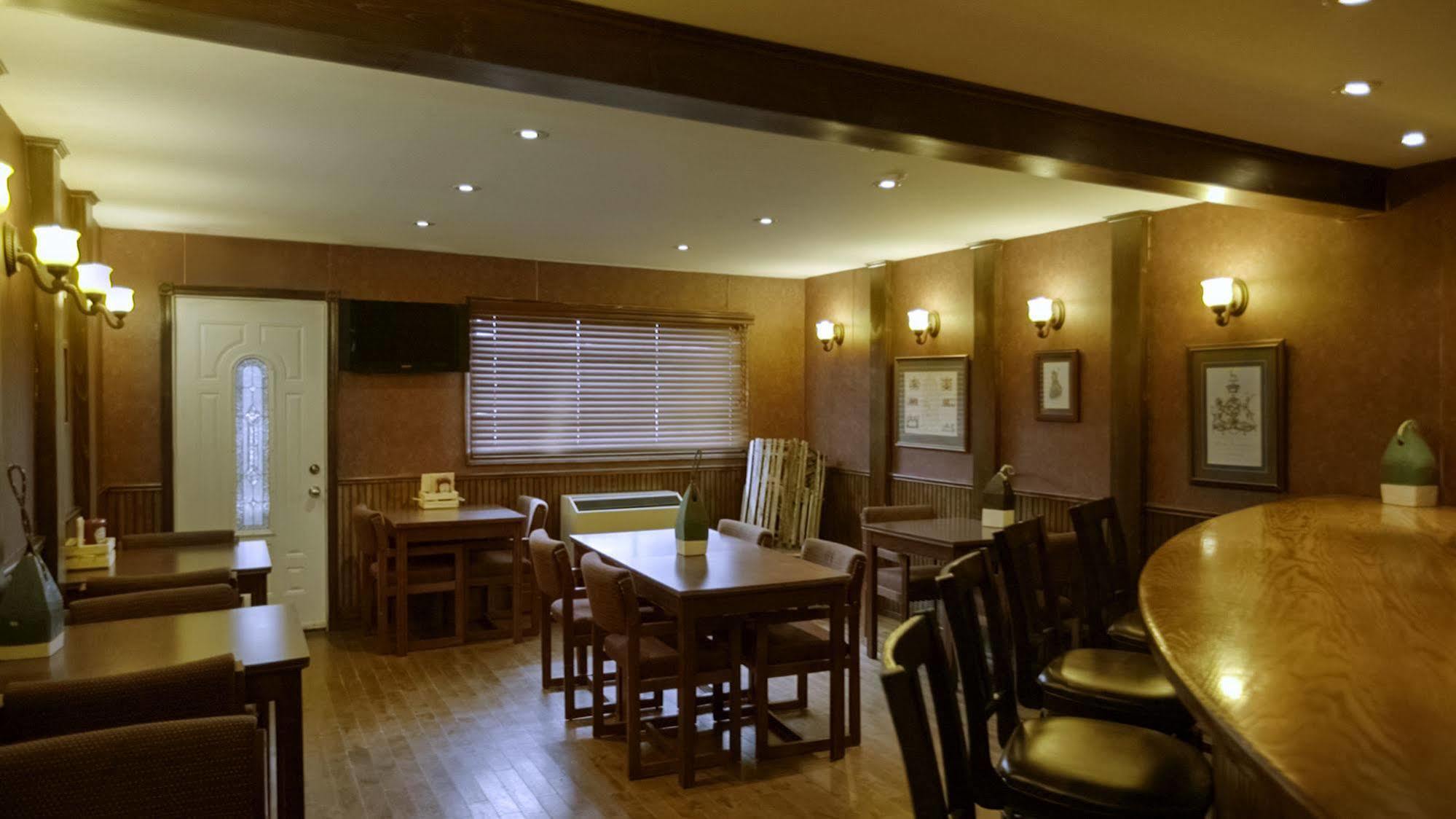 Hearthstone Inn - Port Hastings Eksteriør bilde