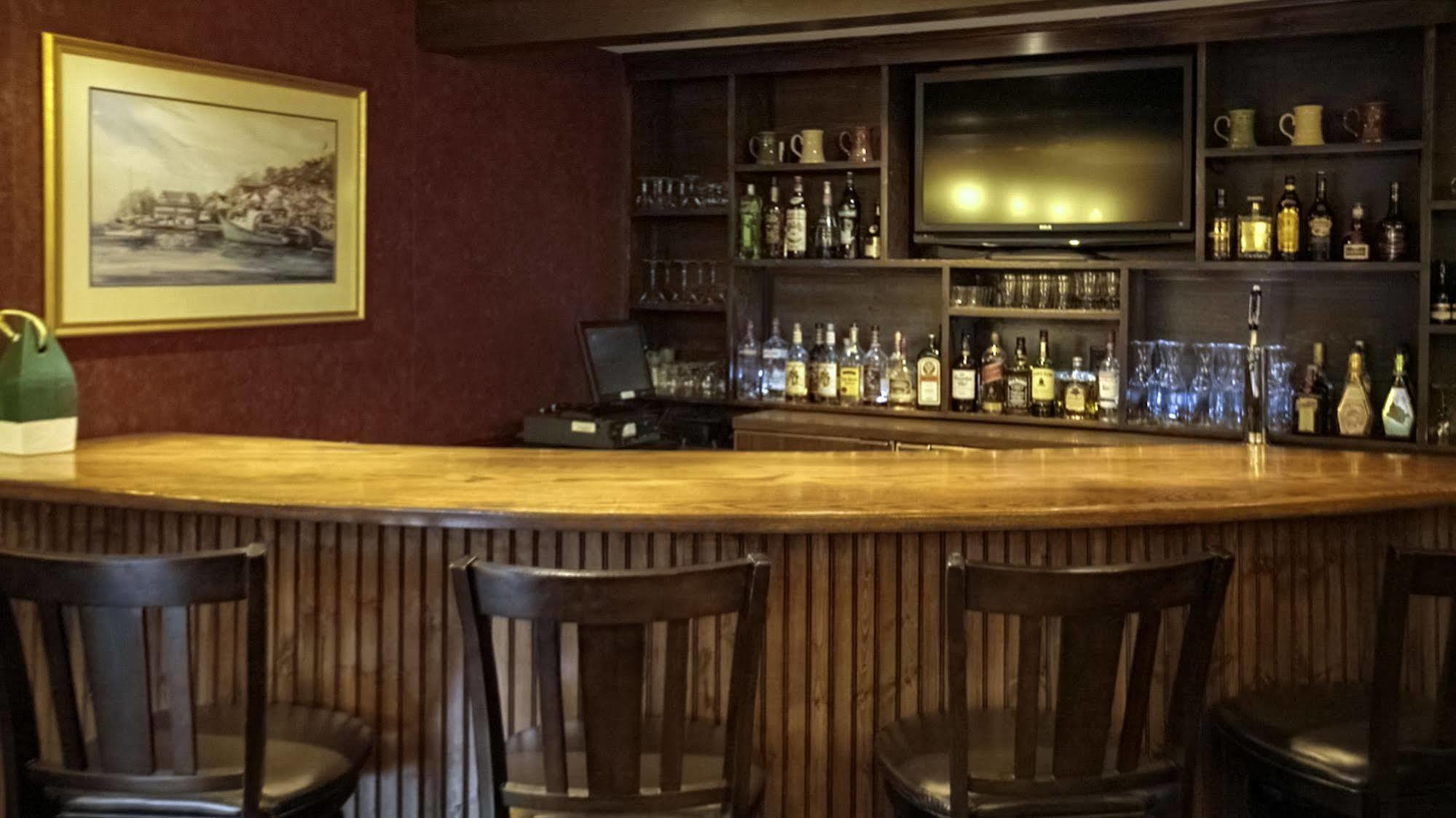 Hearthstone Inn - Port Hastings Eksteriør bilde