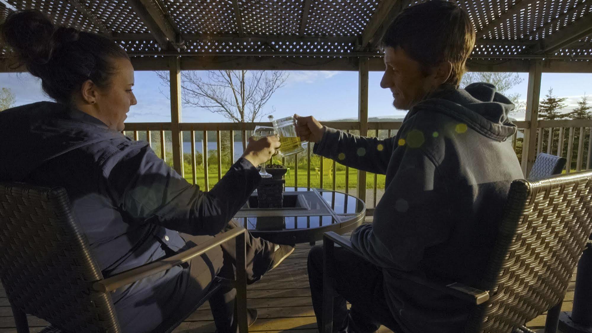 Hearthstone Inn - Port Hastings Eksteriør bilde