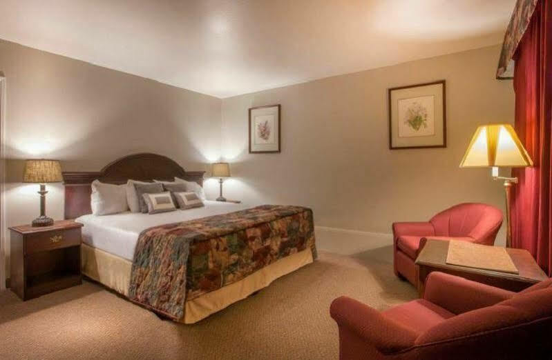 Hearthstone Inn - Port Hastings Eksteriør bilde